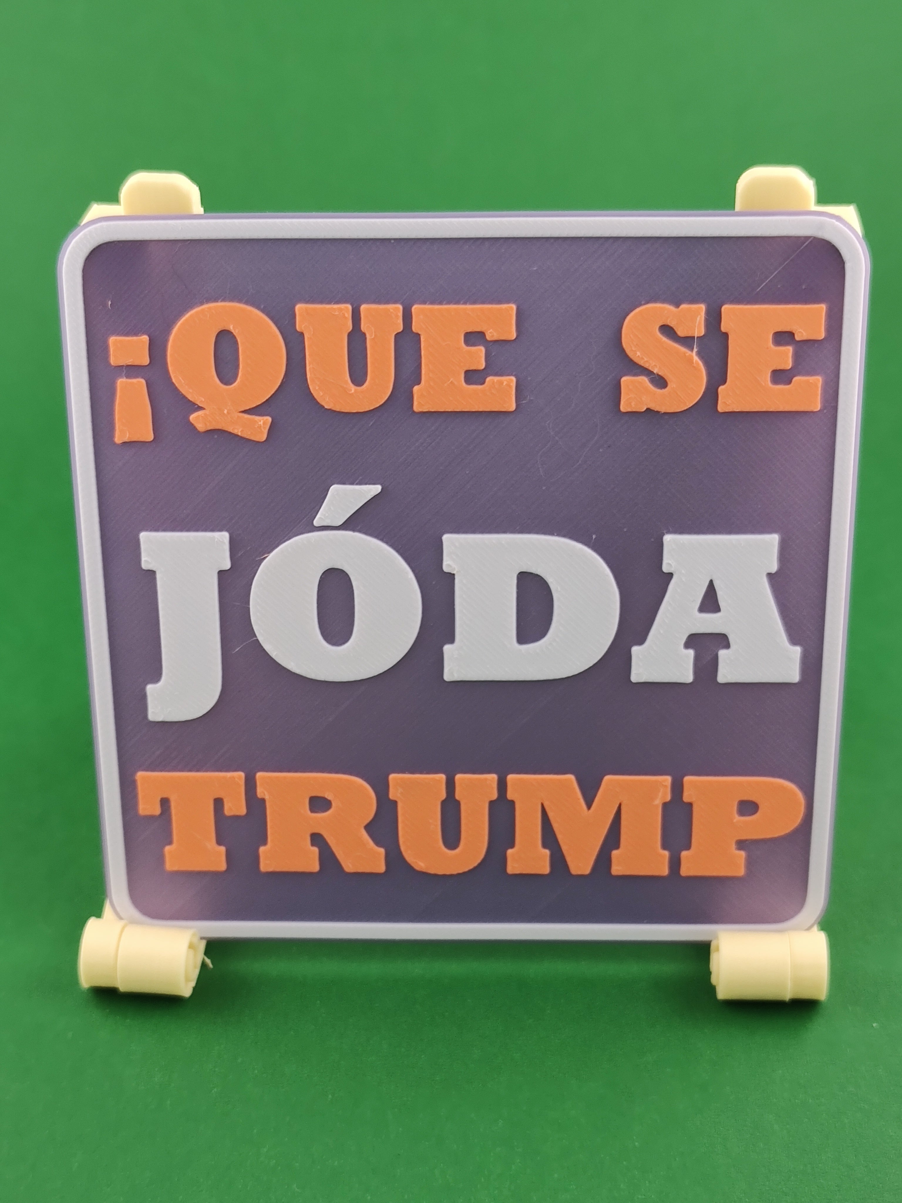 🇪🇸 🔥 “QUE SE JÓDA TRUMP” Letrero & Posavasos – Edición Sarcástica 🔥